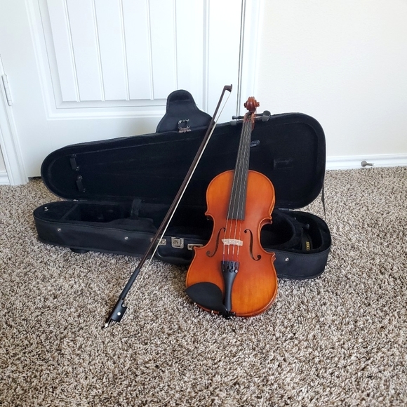 ๐ป Amati's Fine Instruments Model #100 Refurbished Violin Outfit - Picture 1 of 16